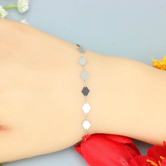 "Elegant & Trendy Bracelet, A Perfect Gift for Women, Thoughtful, EVCH1566 - Picture 1 of 10